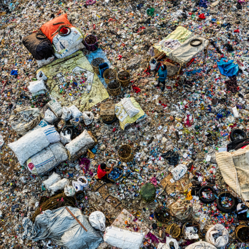 life cycle of plastics dump